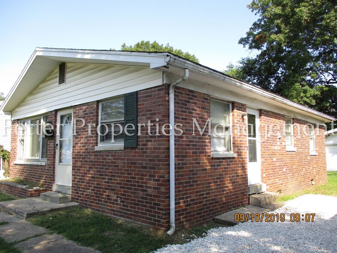 Building Photo - Available Now Don't Miss Out!
