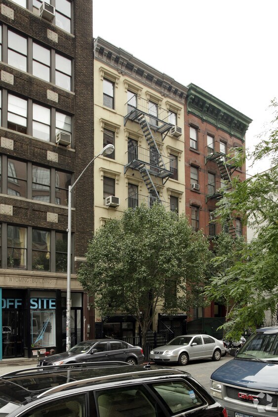 Building Photo - 7 E Third St