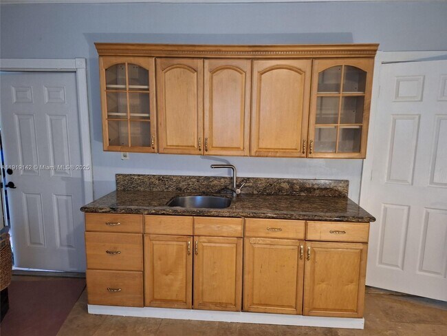 Foto del edificio - 2199 NE 182nd St