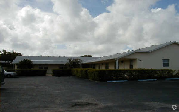Foto del edificio - 330 Wickline Blvd