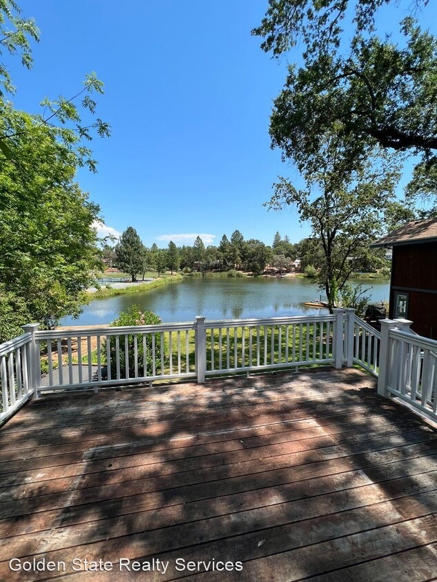 Primary Photo - 3 br, 2 bath House - 11869 Lakeshore N