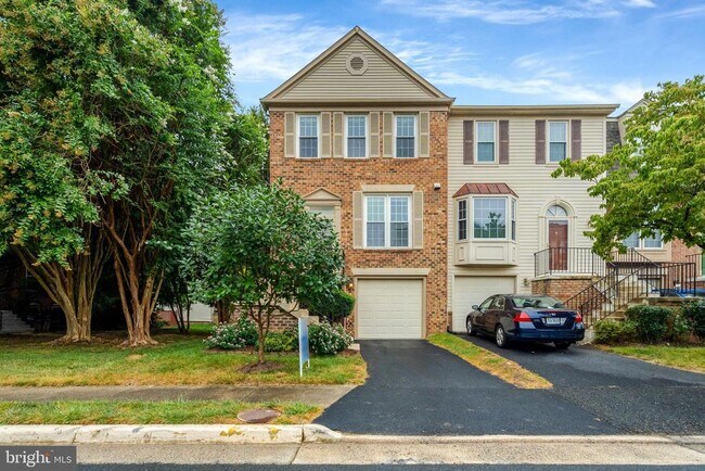 Foto del edificio - 4255 Sleepy Lake Dr