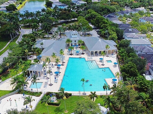 Foto del edificio - 2933 SE 2nd Dr