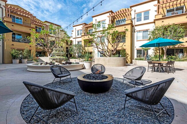 Foto del edificio - Sofi at Topanga Canyon