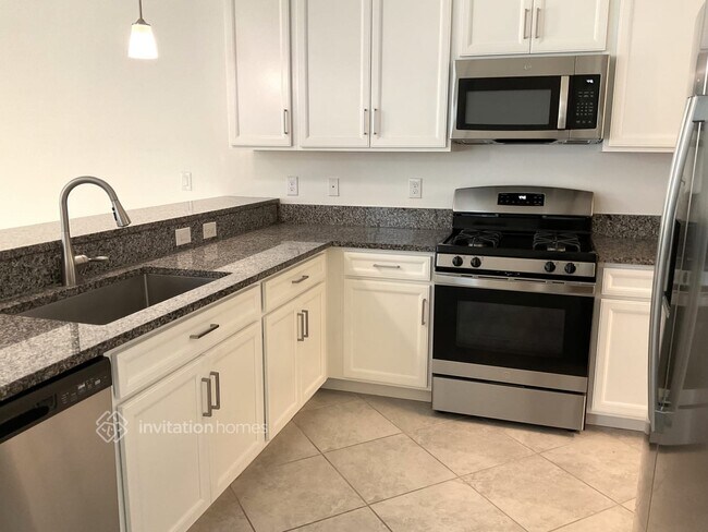 Foto del edificio - 3061 Bryant Park Dr