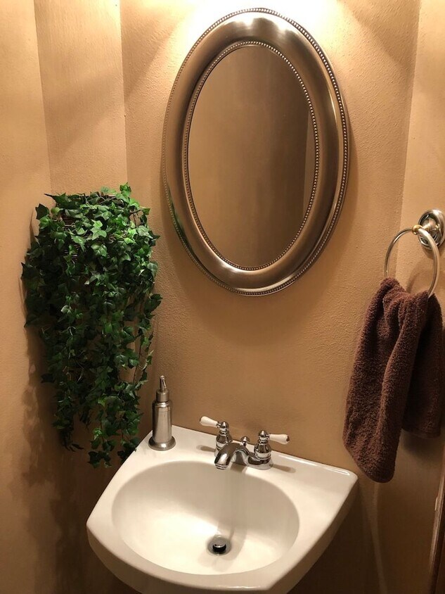 Foto principal - Shared 2 Bedroom 2.5 Bathroom Condo
