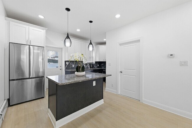 Building Photo - 803 West St