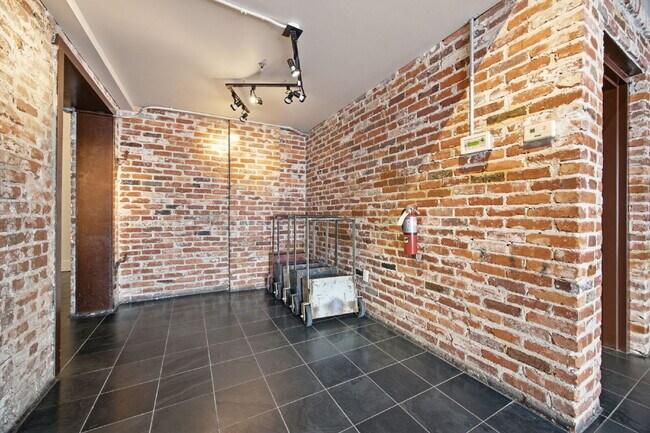 Foto del edificio - Downtown Living at Its Best