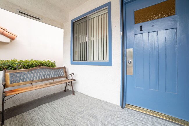 Building Photo - 611 Monterey Blvd