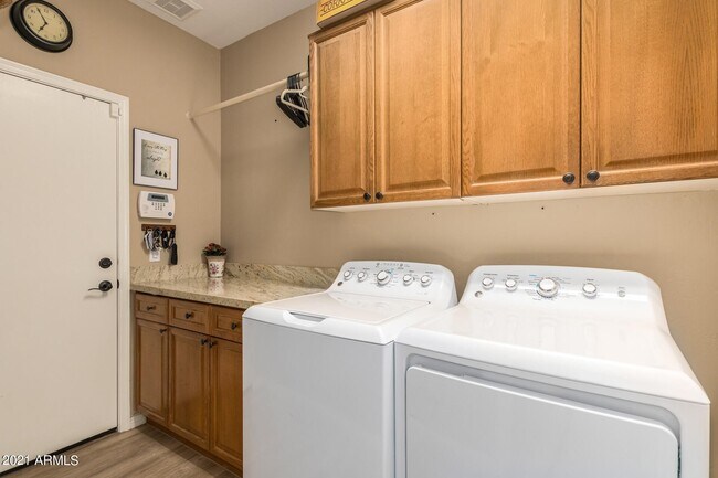 Foto del edificio - 32785 N 69th St