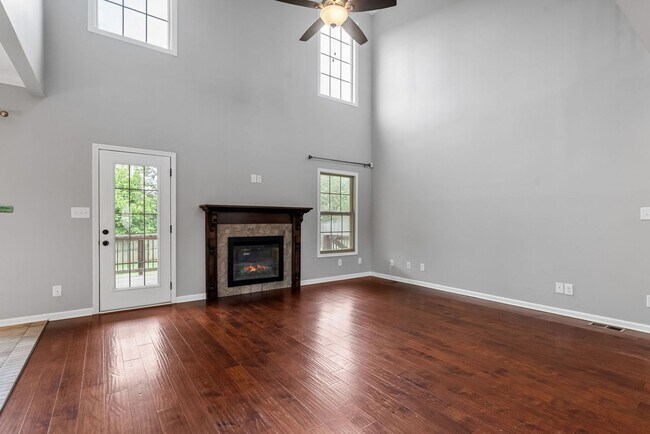 Foto del edificio - Pet Friendly Four Bedroom!