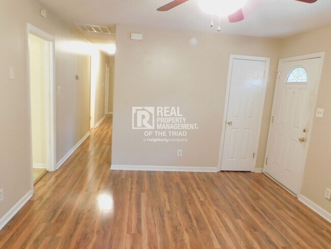 Foto del edificio - 7702 Newsome Ct