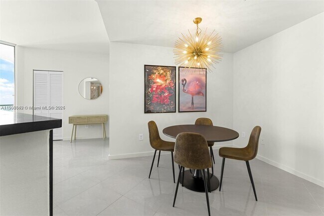 Building Photo - 300 S Biscayne Blvd