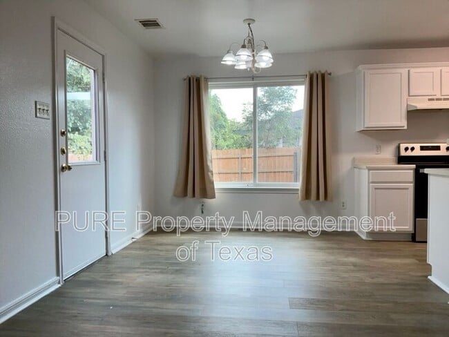 Building Photo - 244 Marvin Cove