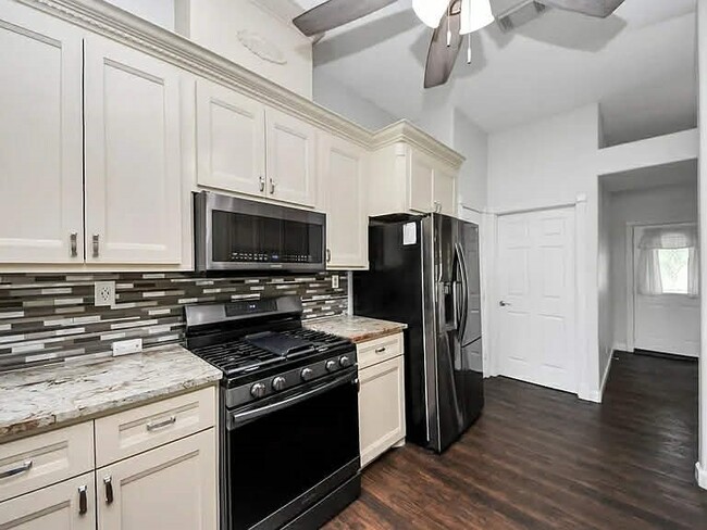 Foto del edificio - 204 Audubon Woods Ct