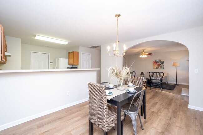 Building Photo - APPLICATION RECEIVED!!! Beautiful 3/2.5 in...