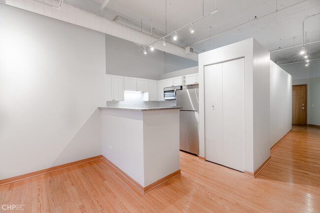 Foto del edificio - 333 W Hubbard St