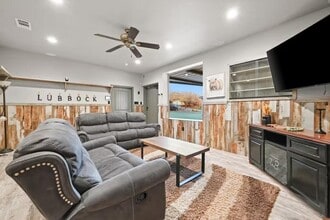 Building Photo - 3 Jesse James Dr