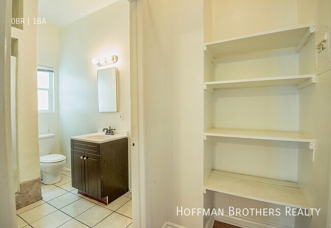 Foto del edificio - 1866 W 11th St