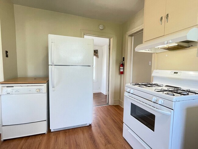 Foto del edificio - Lawrenceville Home with Lots of Charm and Space