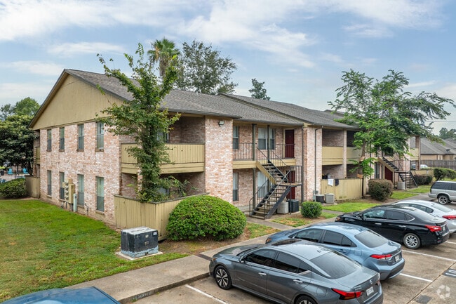 Building Photo - Brookhollow Apartments