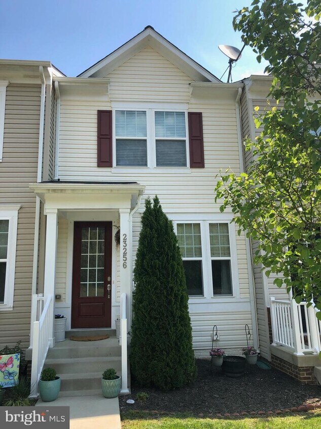 23256 Starry Wy, California, MD 20619 Townhome Rentals in California