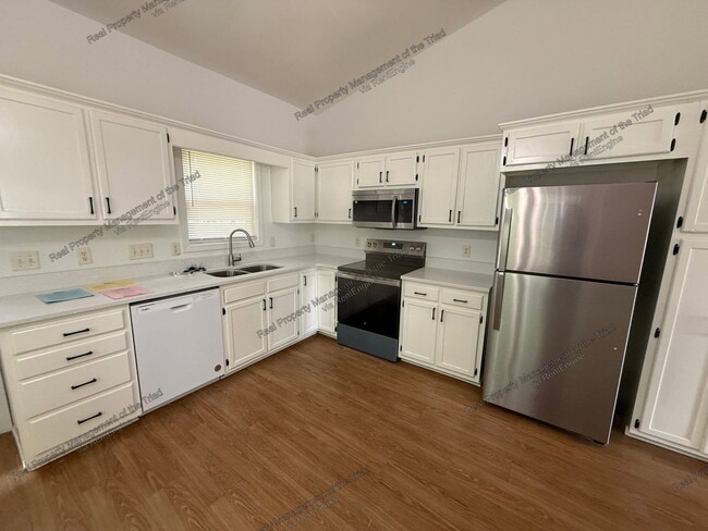 Building Photo - 2200A Eider Ct