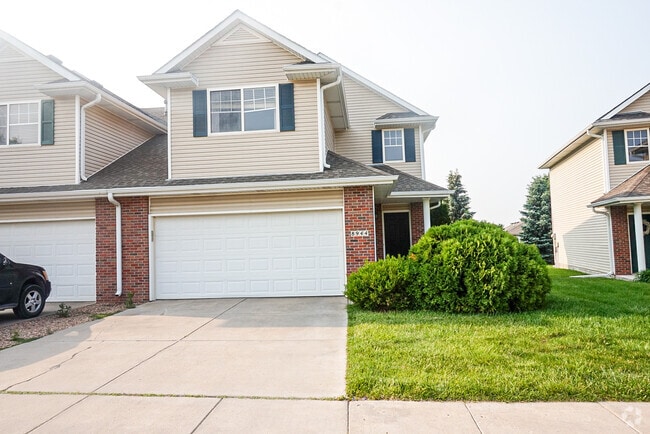 Building Photo - 8944 Sicily Ln