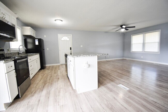 Foto del edificio - 3 Bedroom 2 Bathroom- Pets Considered