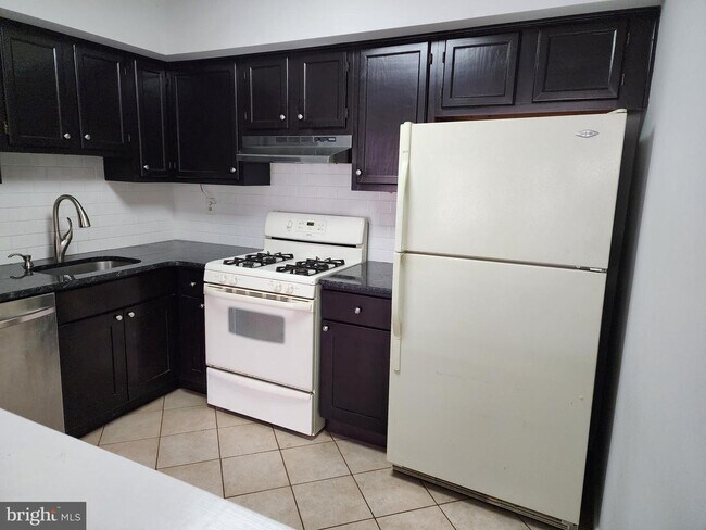 Building Photo - 118 Acadia Ct