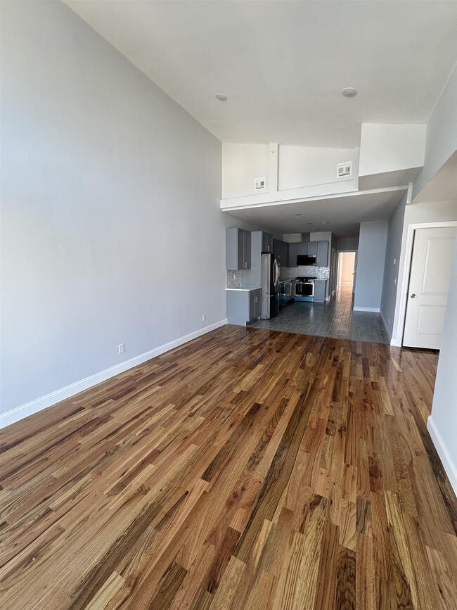 Building Photo - 832 S 19th St