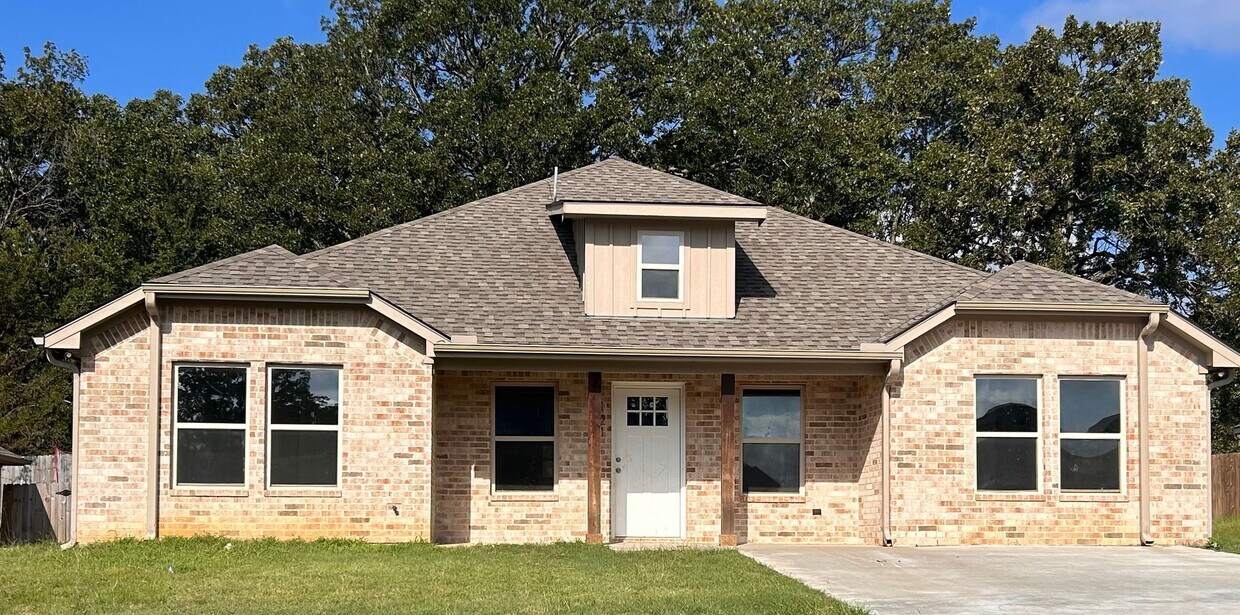 Primary Photo - Amazing 4bd/ 2ba house in Silo School Dist...