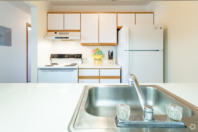1HAB, 1BA - 750 ft² - Whitney Estates Apartments