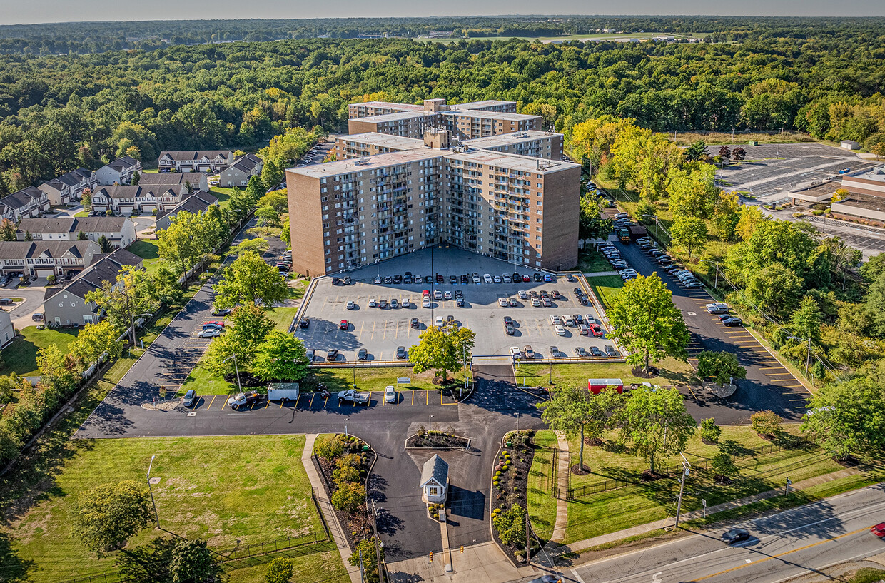 Bienvenido a casa - Willoughby Hills Towers