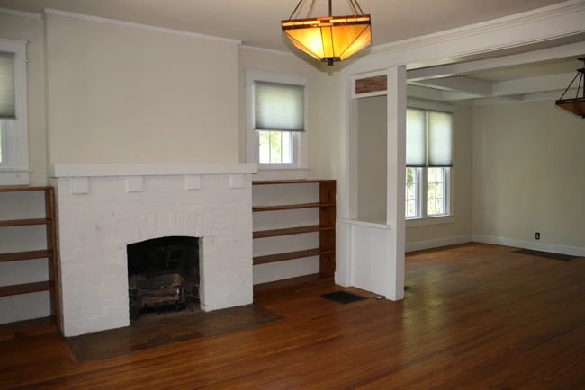 Building Photo - 611 S Park Ave