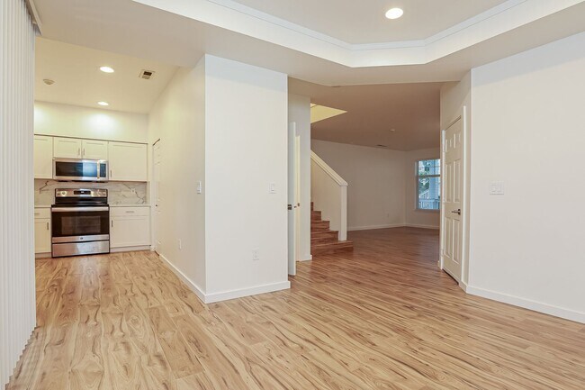 Foto del edificio - Newly Remodeled 3 bed 2.5 bath Townhome for Rent in Willow Grove Community