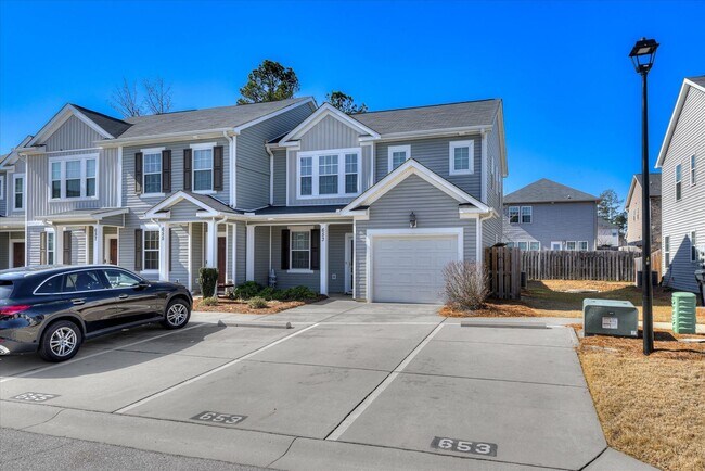 Foto del edificio - 3 Bedroom 2.5 Bath in Canterbury Farms!