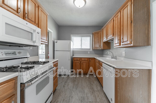 Photo - 724 E Pleasant Run Parkway North Dr House