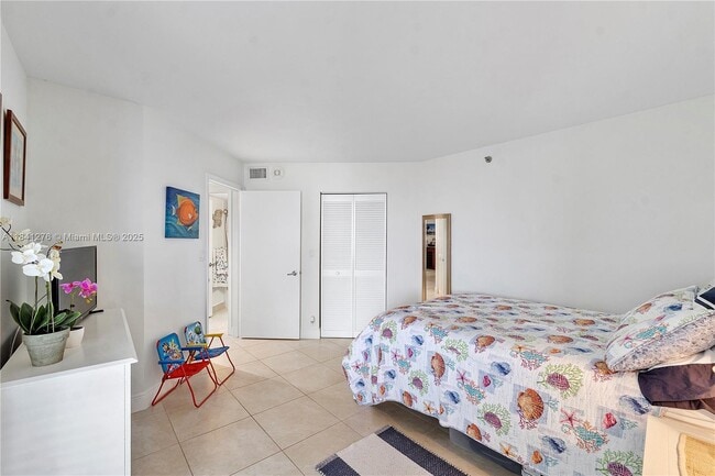 Building Photo - 6767 Collins Ave