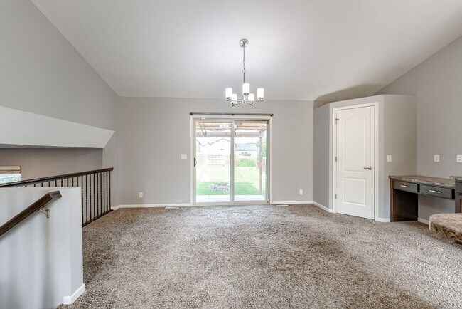 Foto del edificio - Modern Open-Concept 4 Bedroom!!