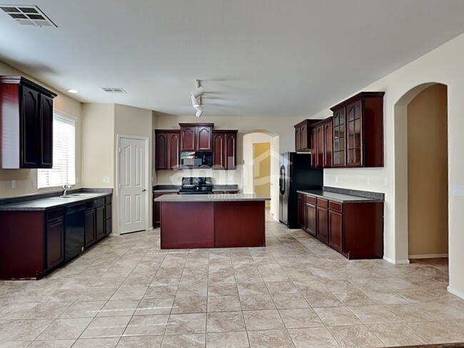 Building Photo - 14554 W Desert Hills Dr