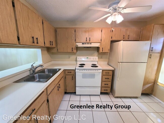 Building Photo - 2 br, 1 bath House - 2951 Stilwell Ct.