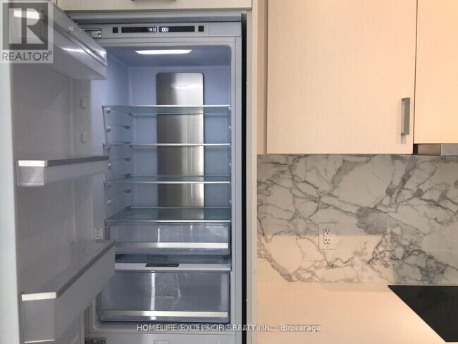 Building Photo - 60 Honeycrisp Cres