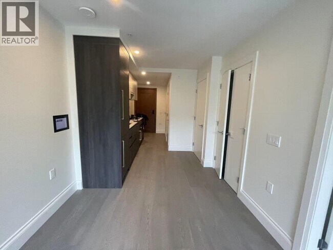 Building Photo - 2105 W 46th Ave