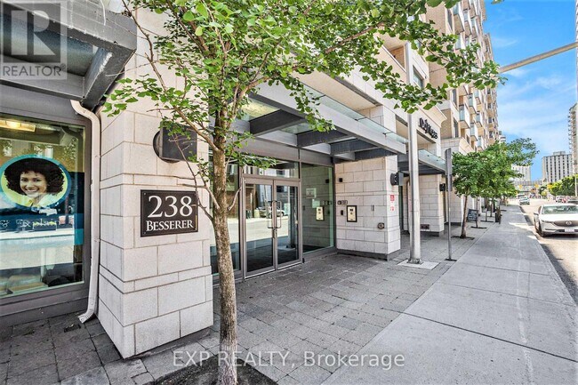 Building Photo - 238 Besserer St