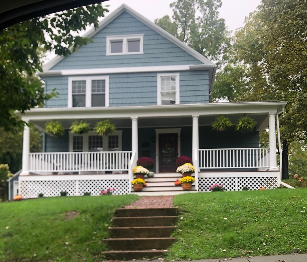 Primary Photo - 163 E Genesee St