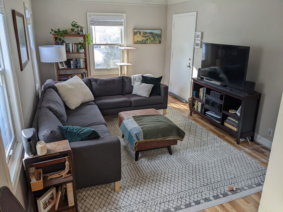 Foto principal - 4615 Cedar Ave S