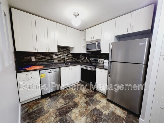 Building Photo - 405 Willow Ct NW