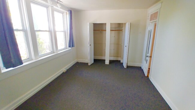 Foto del edificio - 2646 N Calvert St