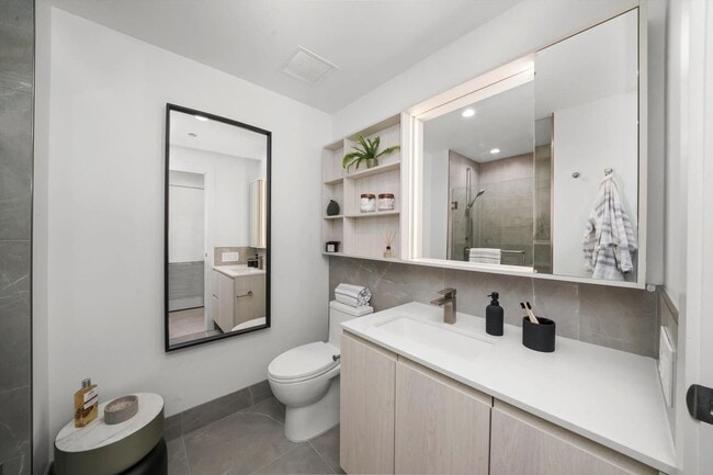 Photo - 353 N Halsted St Apartment